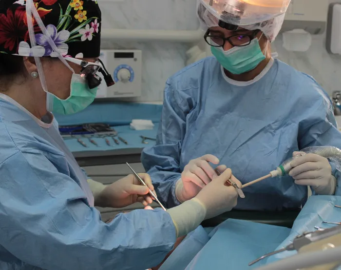 chirurgia stomatologiczna implantologia