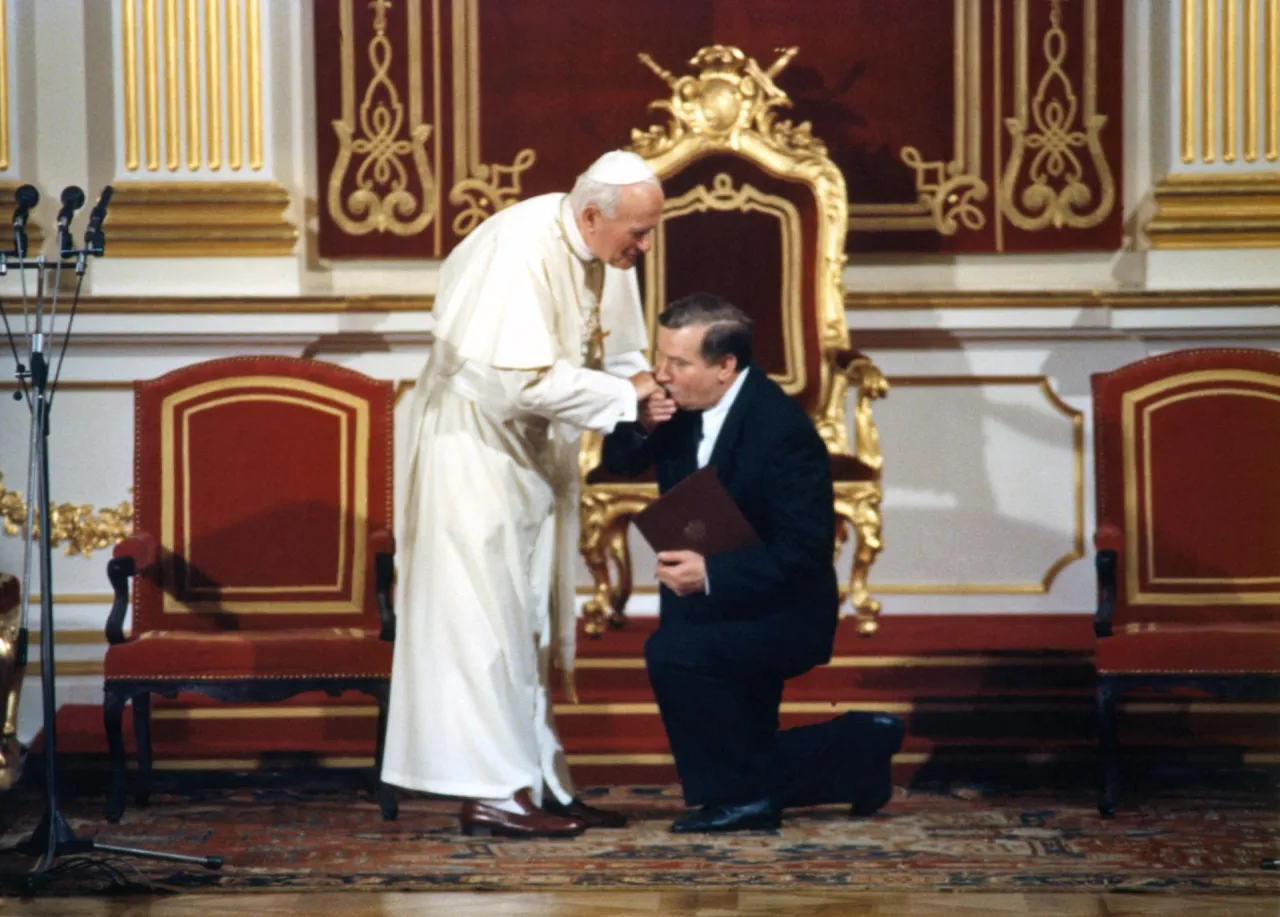 Lech Wałęsa i Jan Paweł II spotkanie