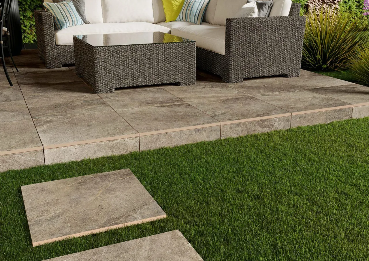 taras płytki małego formatu nieregularny kształt