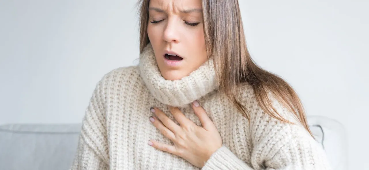 Osoba z dusznościami, trudności w oddychaniu