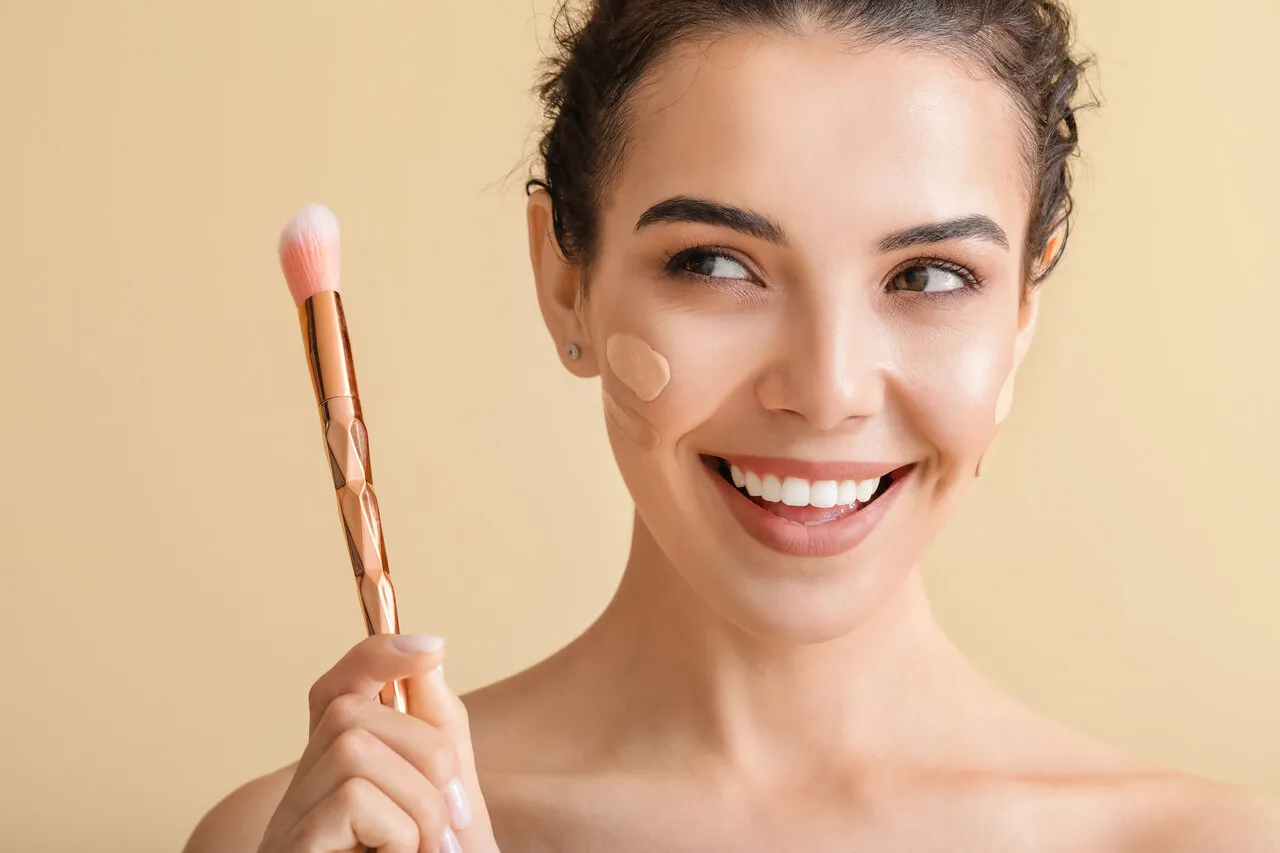 kobieta z cerą tłustą makijaż