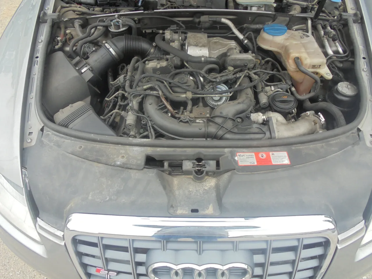 Audi A6 C6 na drodze