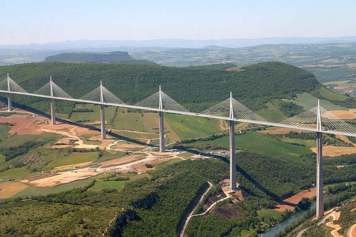 Wiadukt Millau we Francji