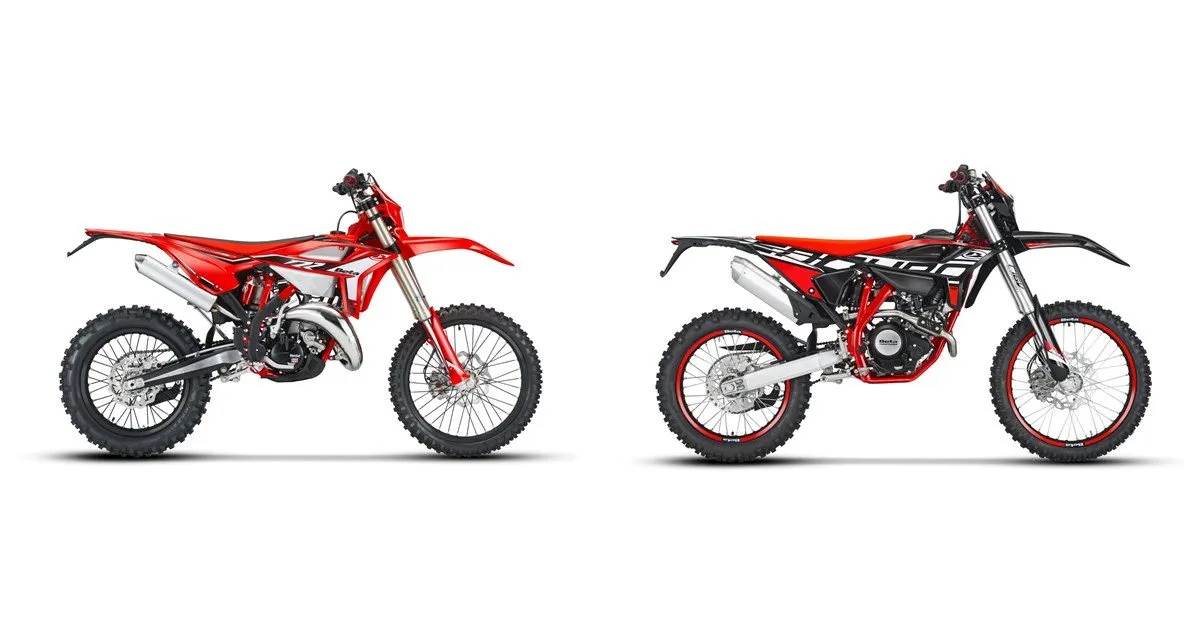 motocykl 125 silnik 4T vs 2T