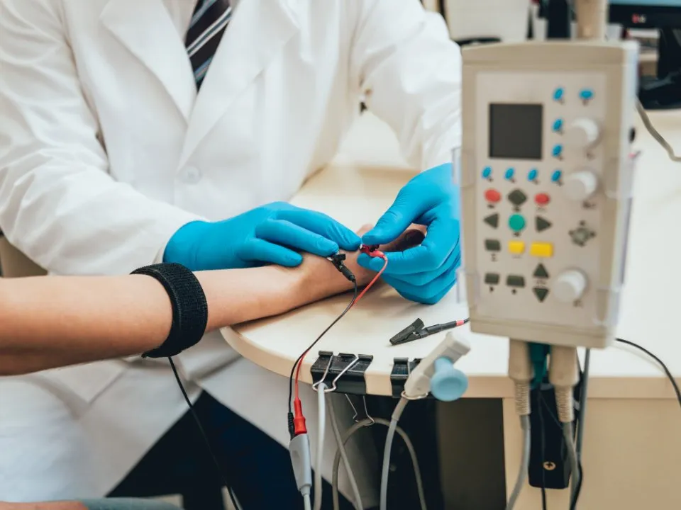 badanie EMG tężyczka