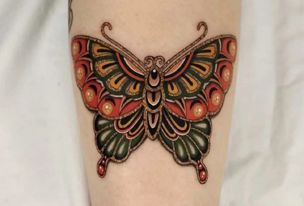 tatuaże motyli w r&oacute;żnych kolorach i stylach