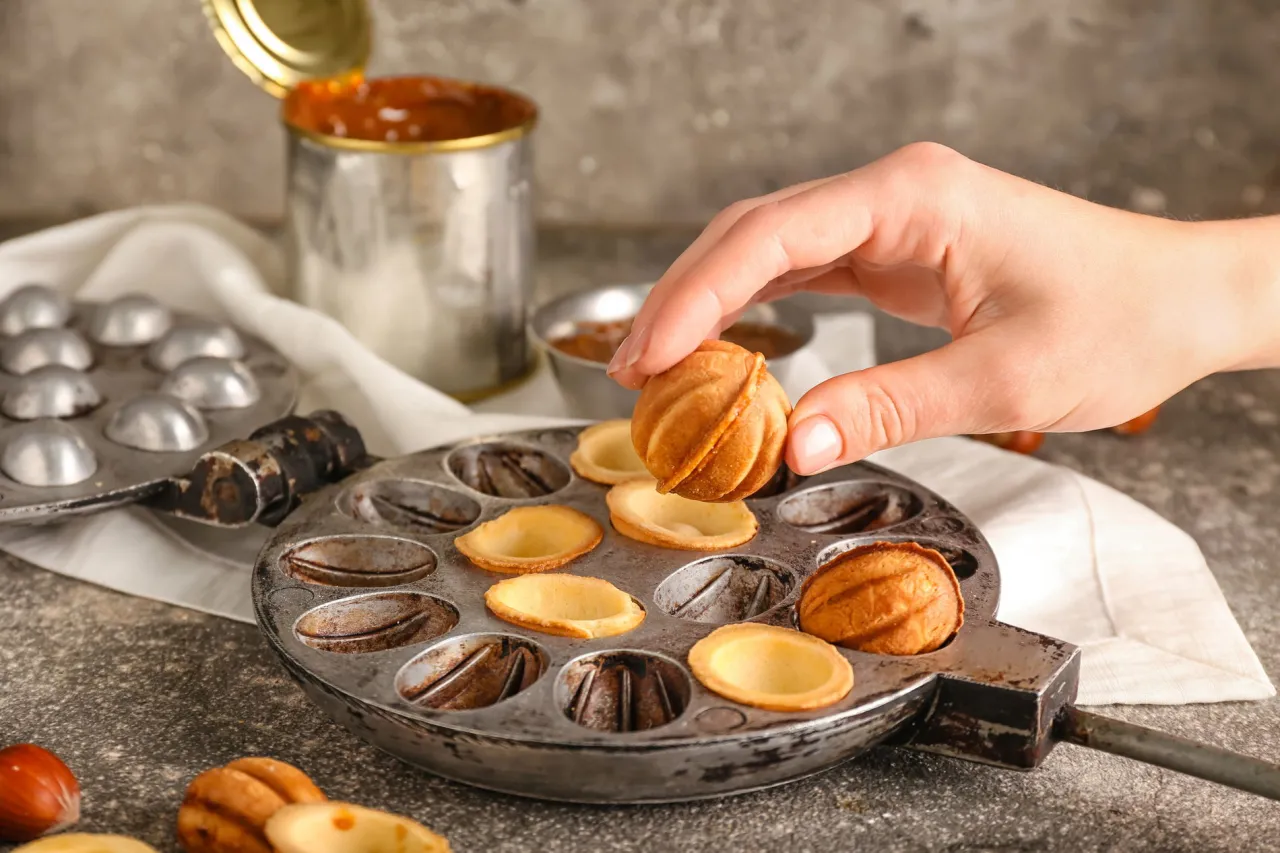 r&oacute;żne formy do pieczenia orzeszk&oacute;w ciastka