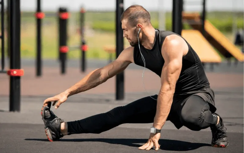 Prawidłowe rozciąganie łydek technika