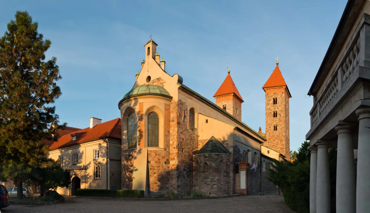 Czerwińsk nad Wisłą klasztor romański