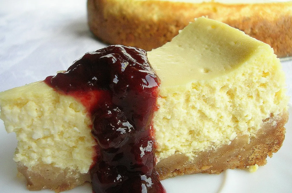 Sernik w pucharku z serka wiejskiego