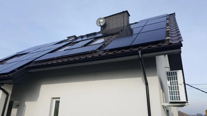 Instalacja fotowoltaiczna z pompą ciepła na dachu domu