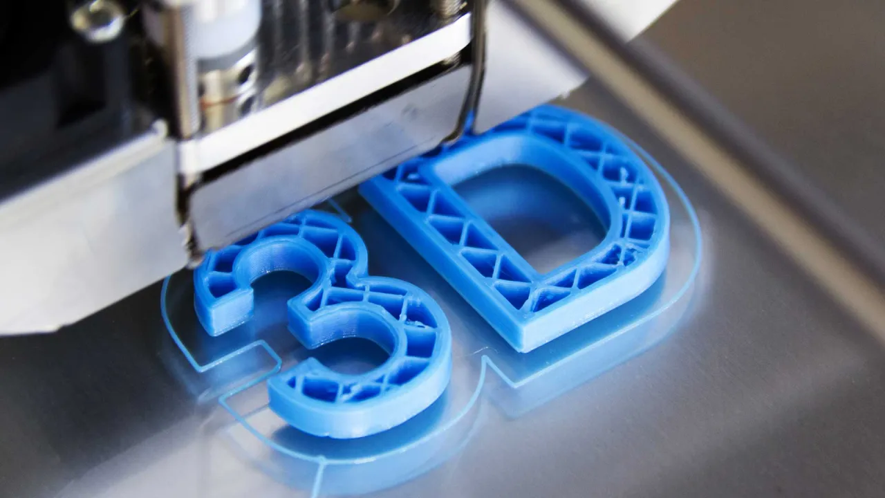 Por&oacute;wnanie technologii druku 3D FDM SLA SLS