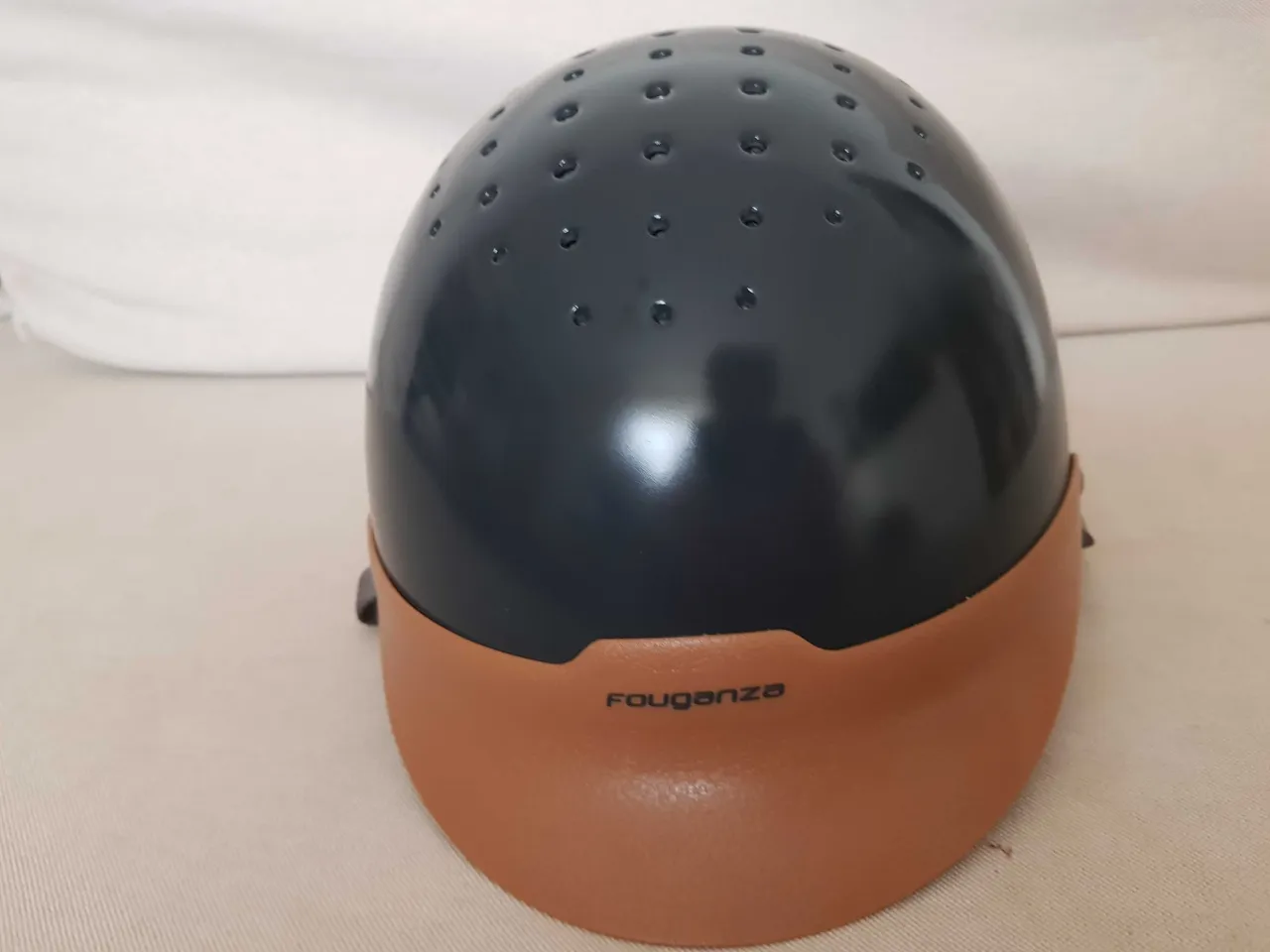 Kask jeździecki Decathlon Fouganza na jeźdźcu