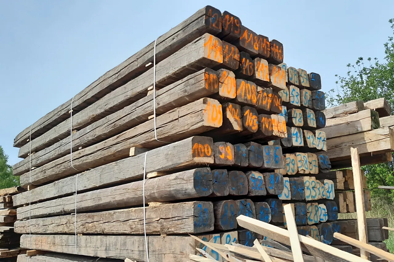 odzyskane drewno z rozbiórki