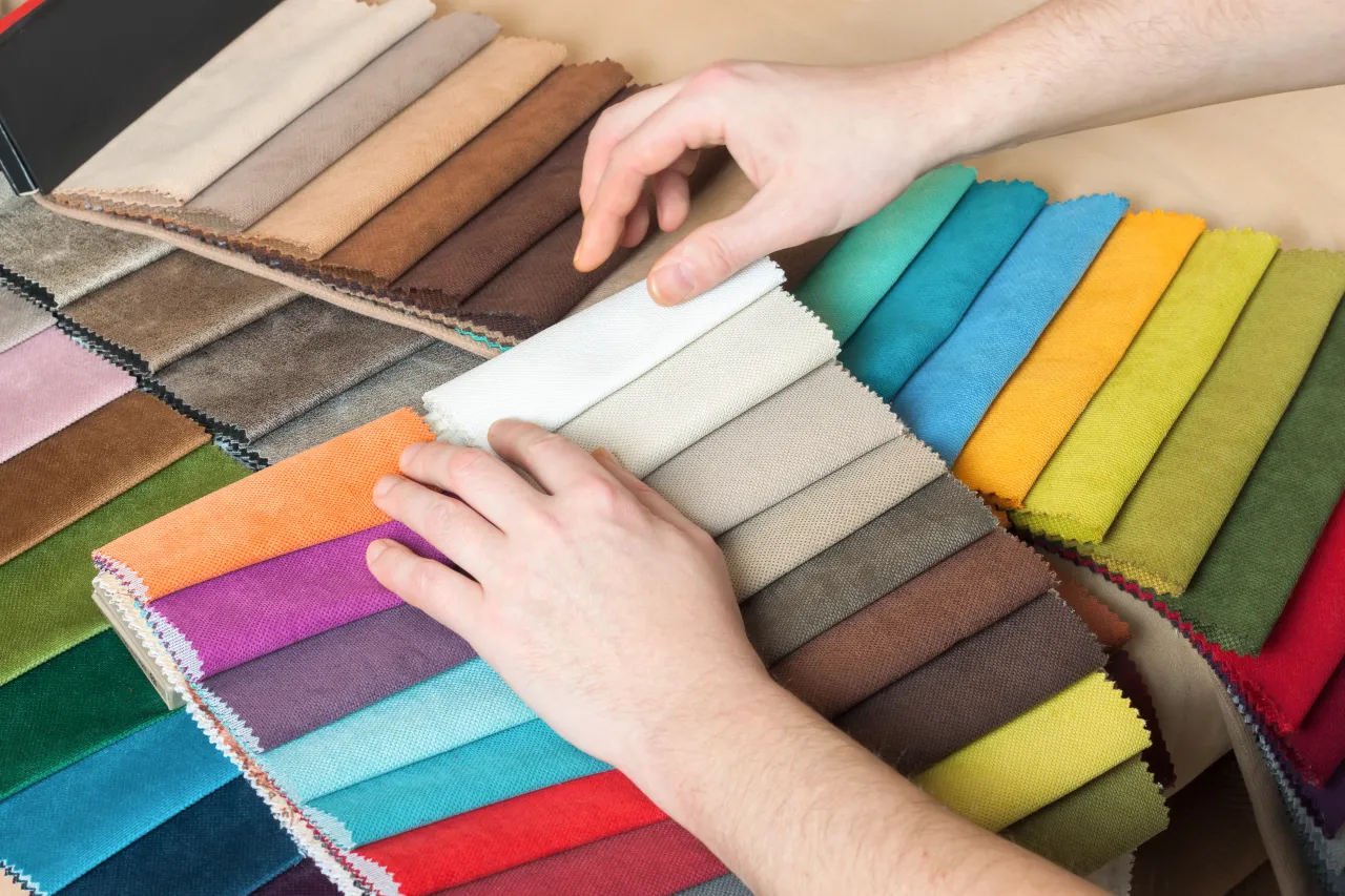 pr&oacute;bki tkanin tapicerskich trendy kolory