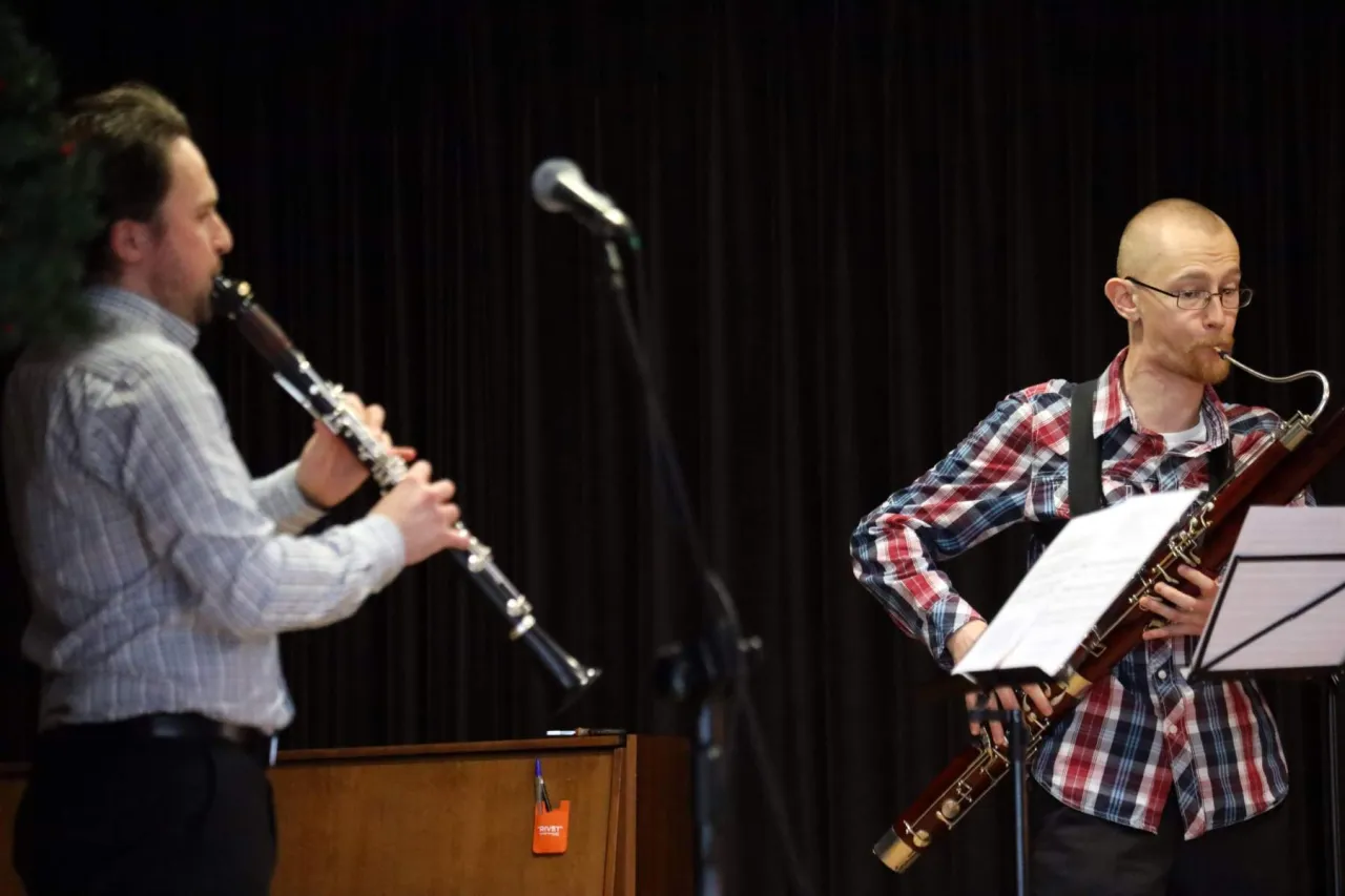 klarnet grający muzyk