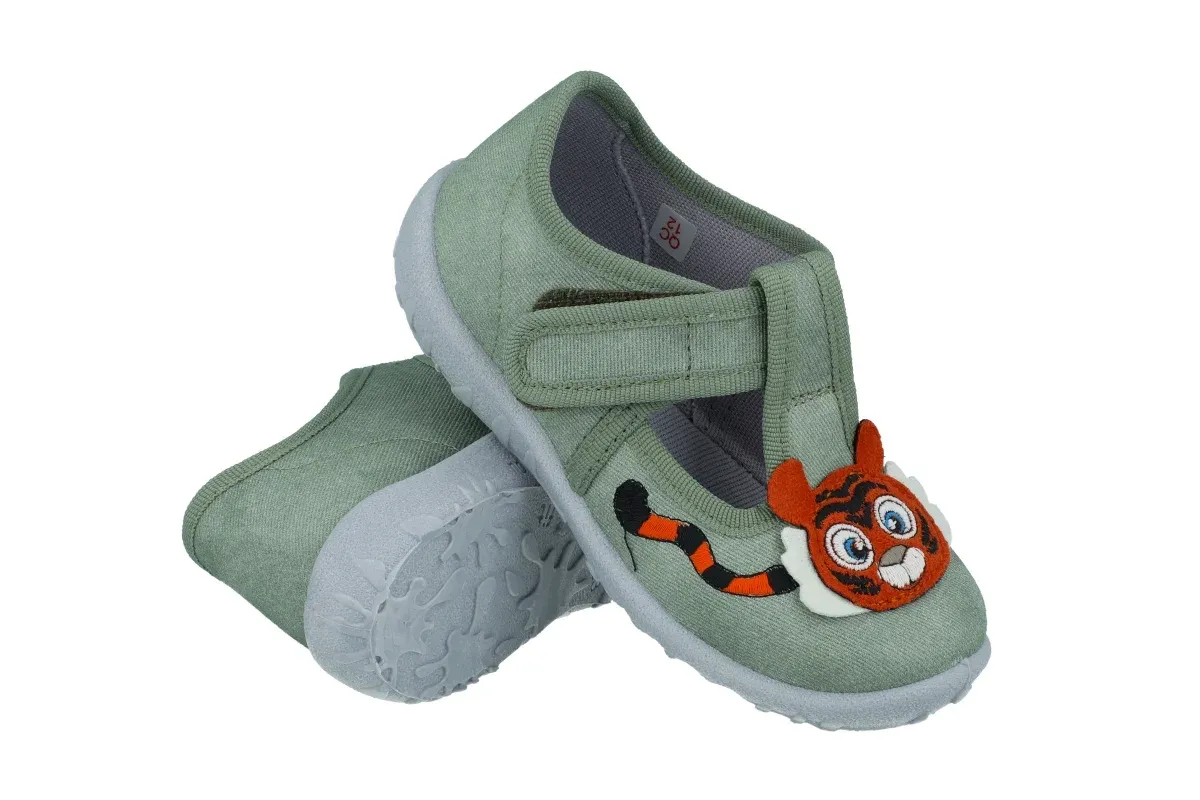 Wygodne kapcie dla przedszkolaka na rzepy
