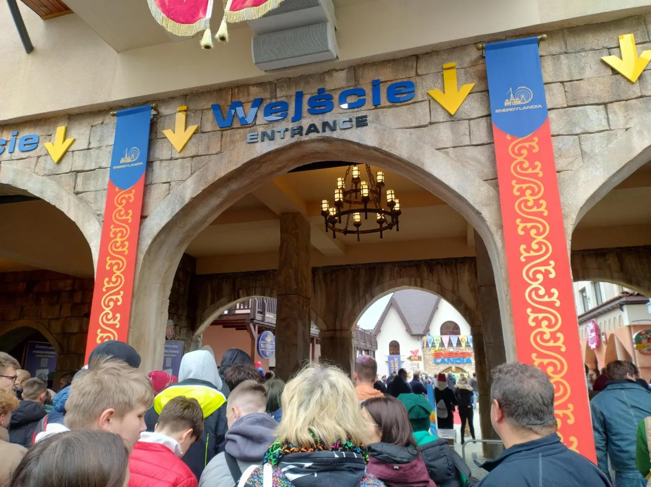 Energylandia tłumy kolejki wejście