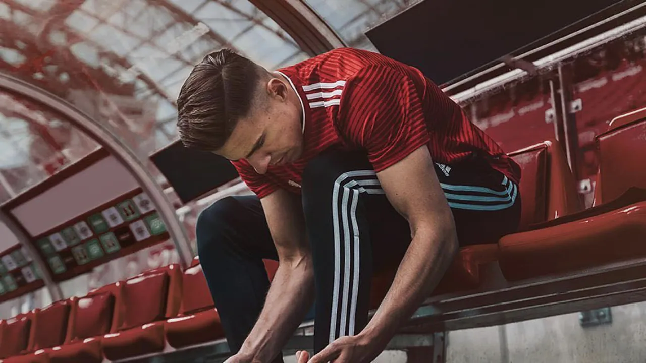 Jan Bednarek reklama Adidas