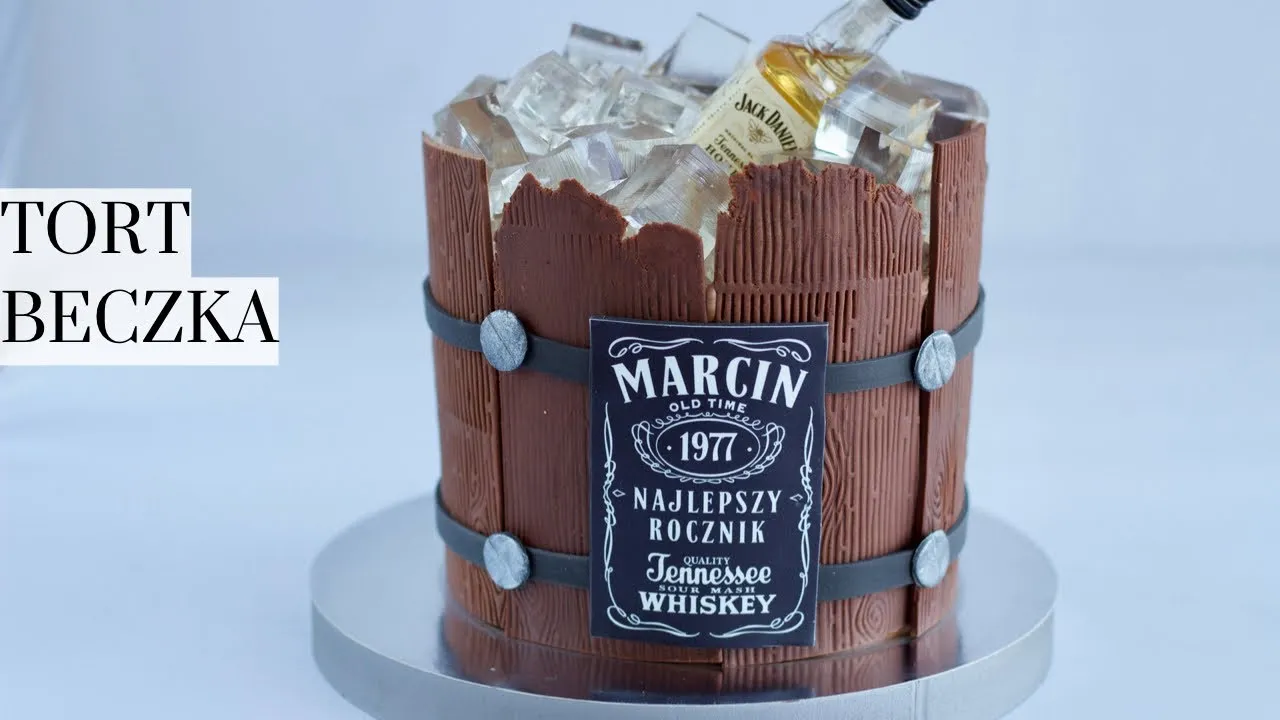 tort beczka dekoracja deski masa cukrowa