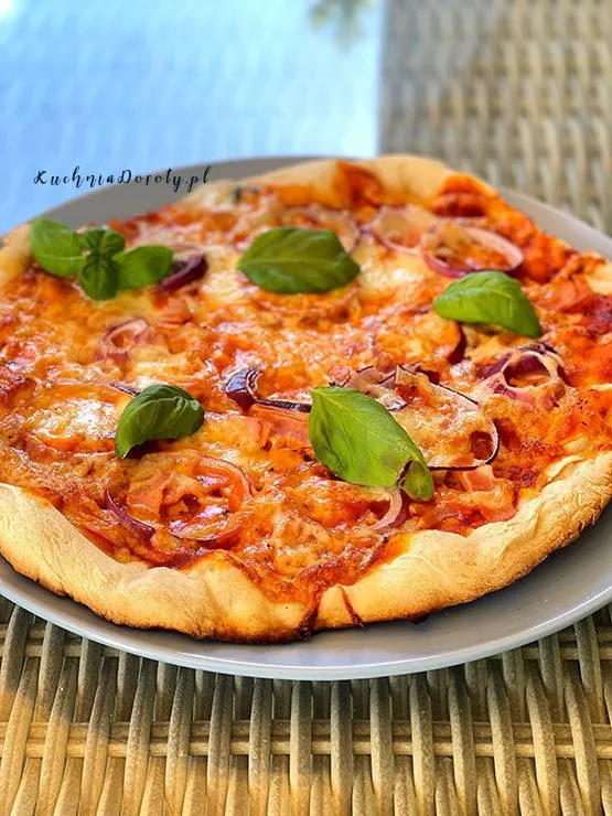 Zdjęcie Szybki przepis na ciasto na pizzę, które zaoszczędzi Twój czas