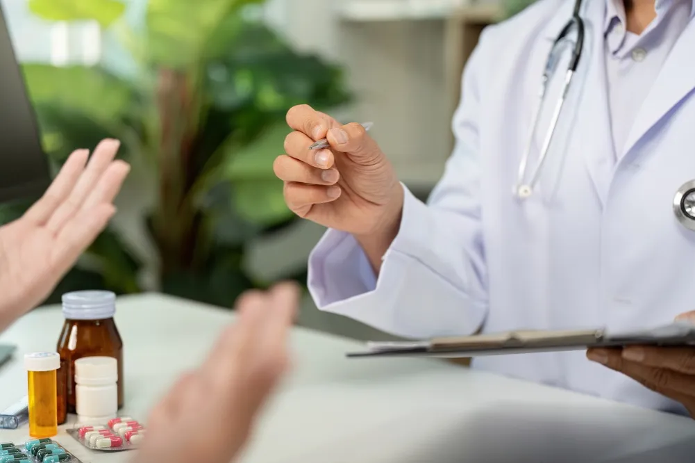 Kiedy do lekarza z b&oacute;lem gardła objawy alarmowe