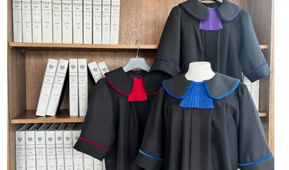 Radca prawny pieczęć i toga