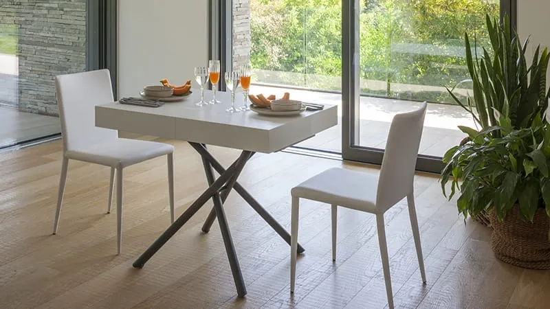 St&oacute;ł jadalny z regulacją wysokości