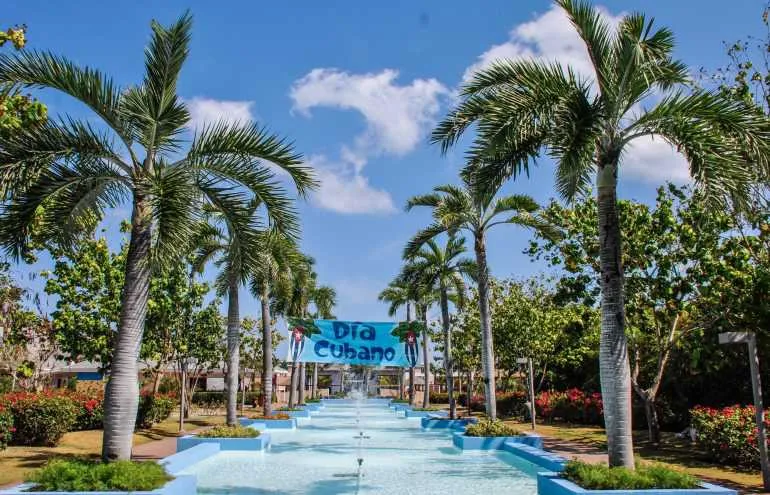 Por&oacute;wnanie ofert biur podr&oacute;ży Kuba