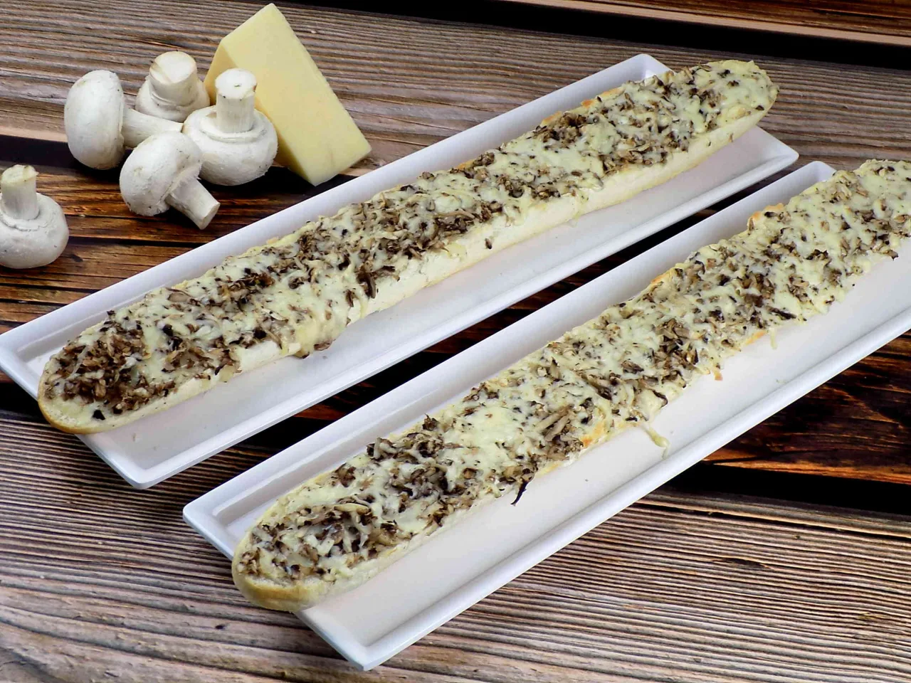 Polska zapiekanka z pieczarkami nostalgia PRL