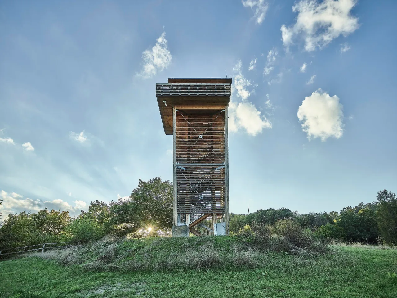 Aussichtsturm Hoher Lahn-Dill am Wei&szlig;en Berg bei Hohenahr