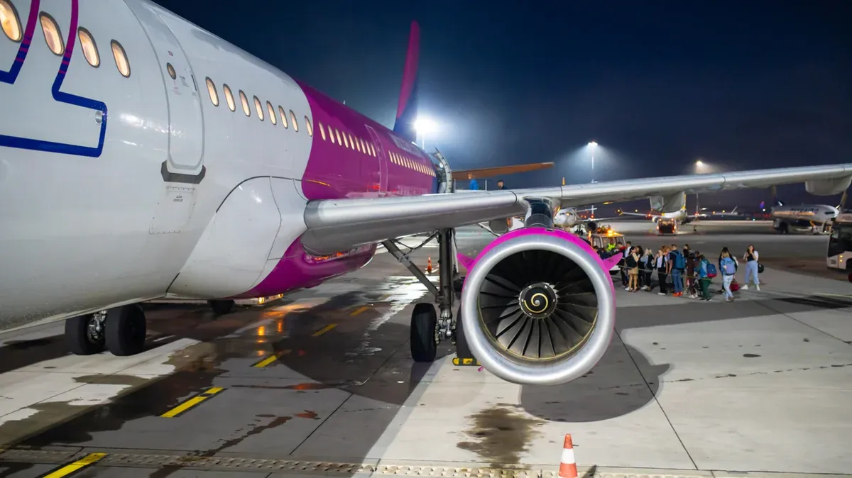 Wizz Air samolot na płycie lotniska