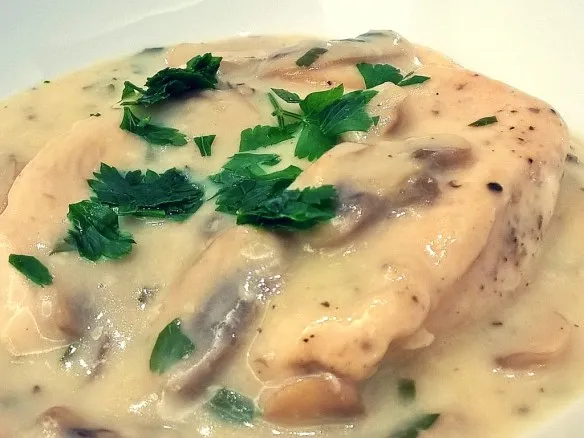 filet z indyka w sosie pieczarkowym