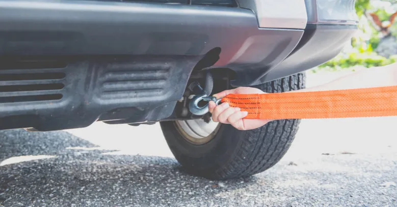 Prawidłowo holowany samoch&oacute;d