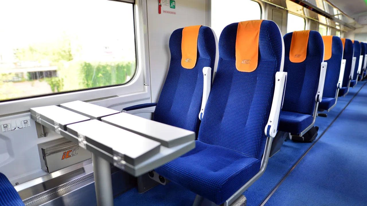 widok z okna pociągu PKP Intercity