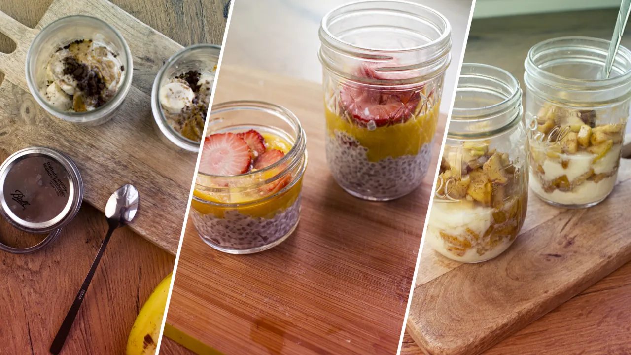 Pyszny deser zamiast kolacji: pudding chia z owocami i kremowe desery z jabłkami w słoikach.