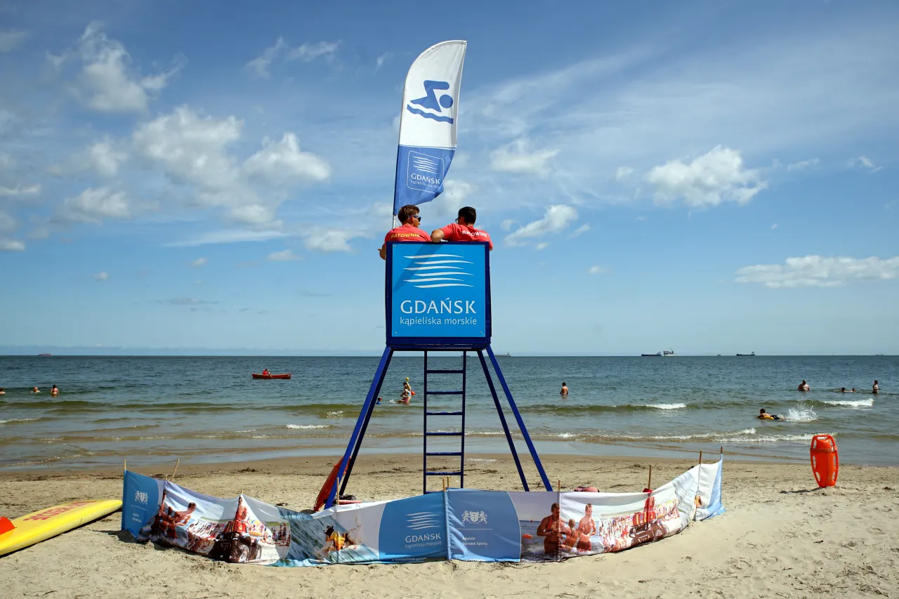 Flagi WOPR na plaży znaczenie