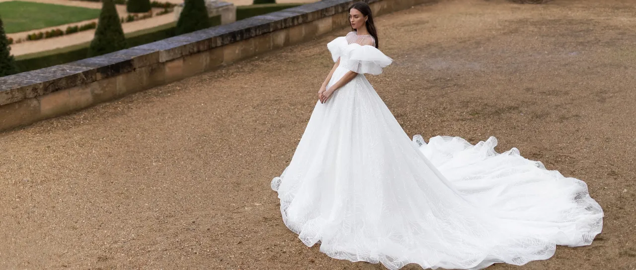 suknia ślubna księżniczka na r&oacute;żnych sylwetkach
