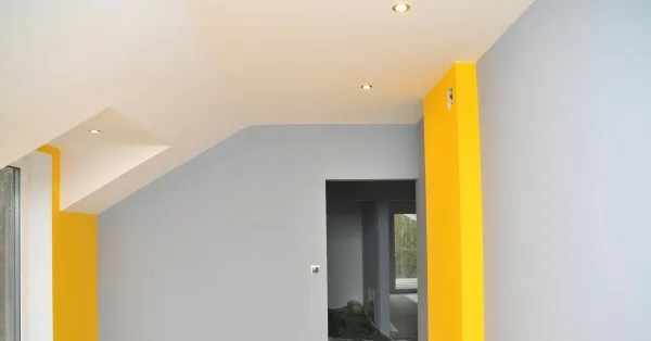 schemat obliczania powierzchni ściany ze skosem, poddasze malowanie