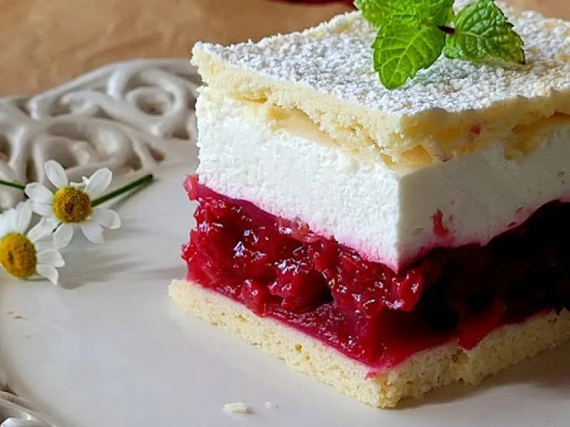 Miska z gotowym kremem śmietankowo-serowym