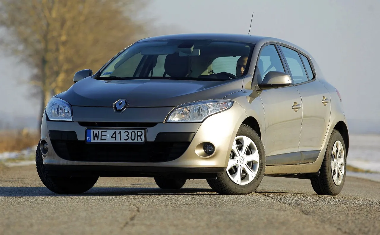 Zdjęcie Renault Megane 2 jaki silnik wybrać, by uniknąć problemów i kosztów