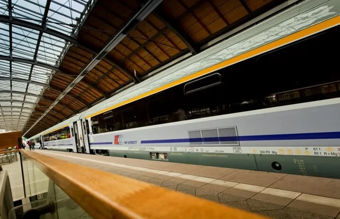 Zdjęcie Kolorowa karta Intercity - co to jest i jakie ma korzyści?