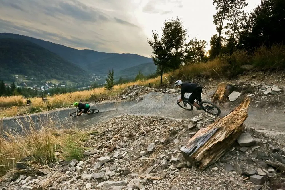 Zdjęcie Trasy rowerowe Jura: odkryj malownicze szlaki i ich trudności