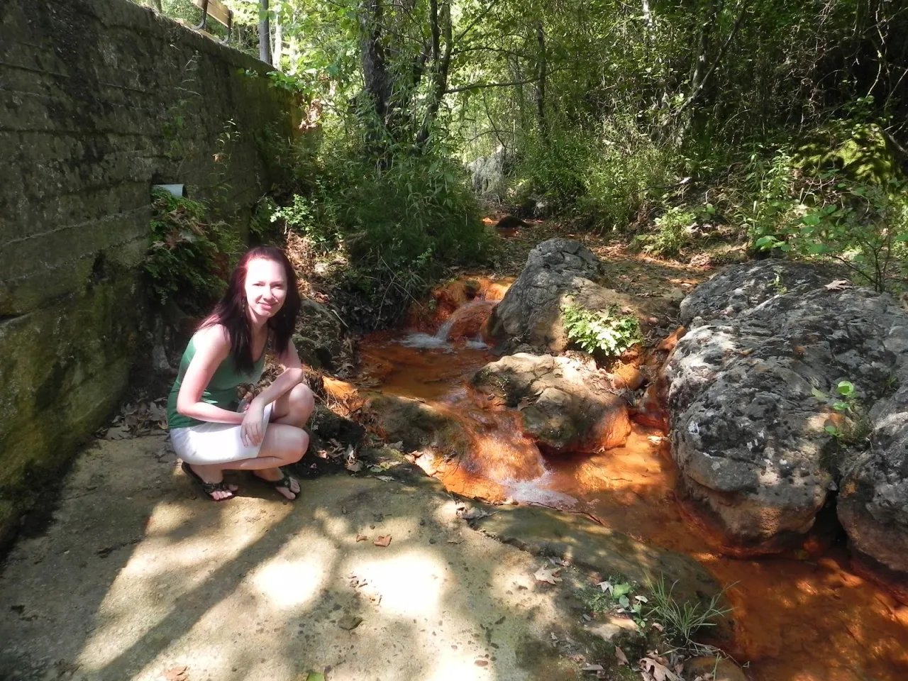 Zdjęcie Kokkino Nero atrakcje: odkryj niezwykłe źródła mineralne i kulturę