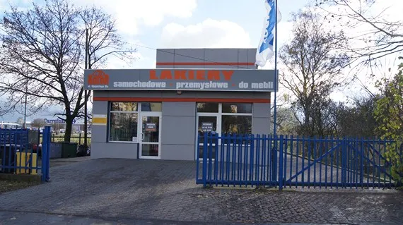 Zdjęcie Ile kosztuje dorobienie 100ml lakieru samochodowego? Sprawdź ceny i porady