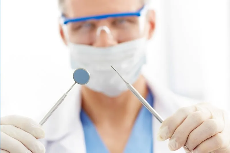 Zdjęcie Ile dentysta zarabia w Polsce? Fakty, które mogą Cię zaskoczyć