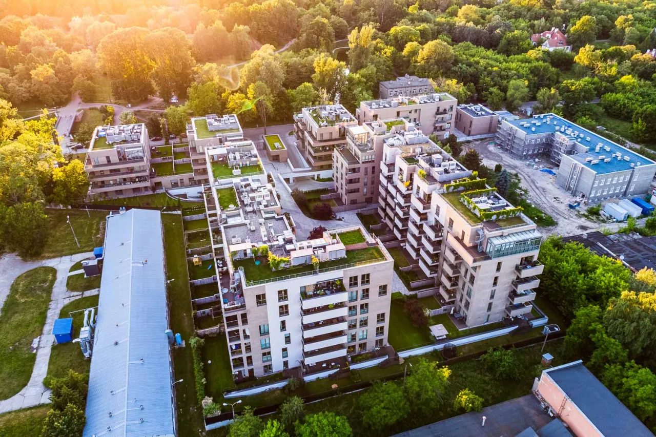Zdjęcie Ile osiedli znajduje się w Bemowie Lotnisko? Kluczowe informacje