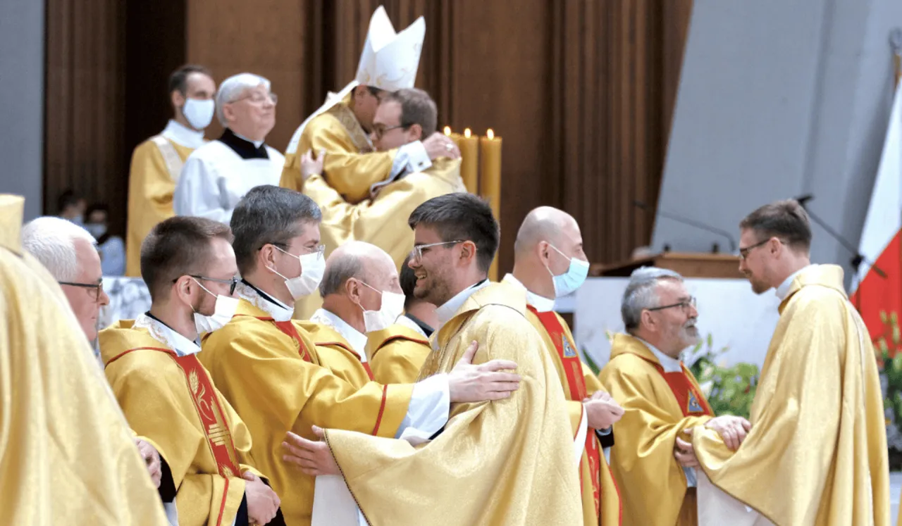 Zdjęcie Czy ksiądz może wziąć ślub kościelny? Zasady celibatu i wyjątki w Kościele