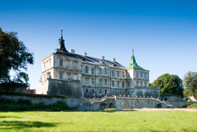 Zdjęcie Zamek w Podhorcach: Fascynująca historia i tajemnice pałacu
