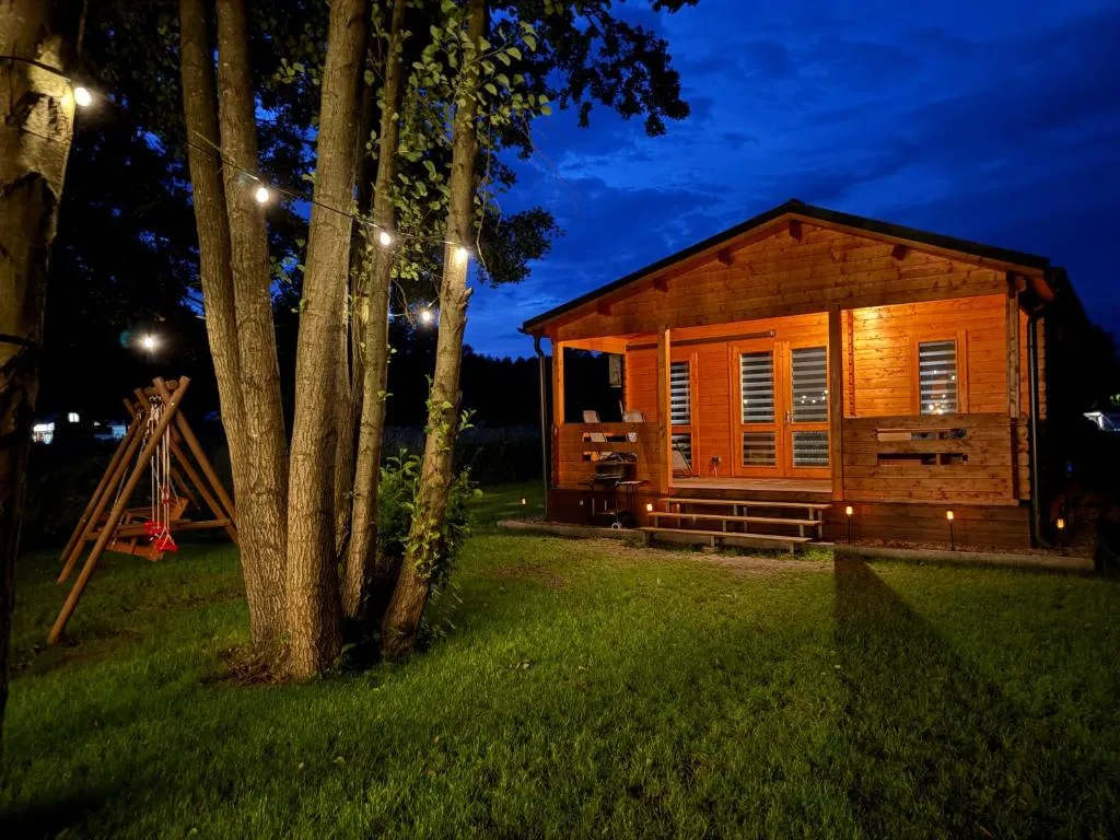 Zdjęcie Najlepsze domki nad jeziorem Lubie – komfort i relaks na wakacje